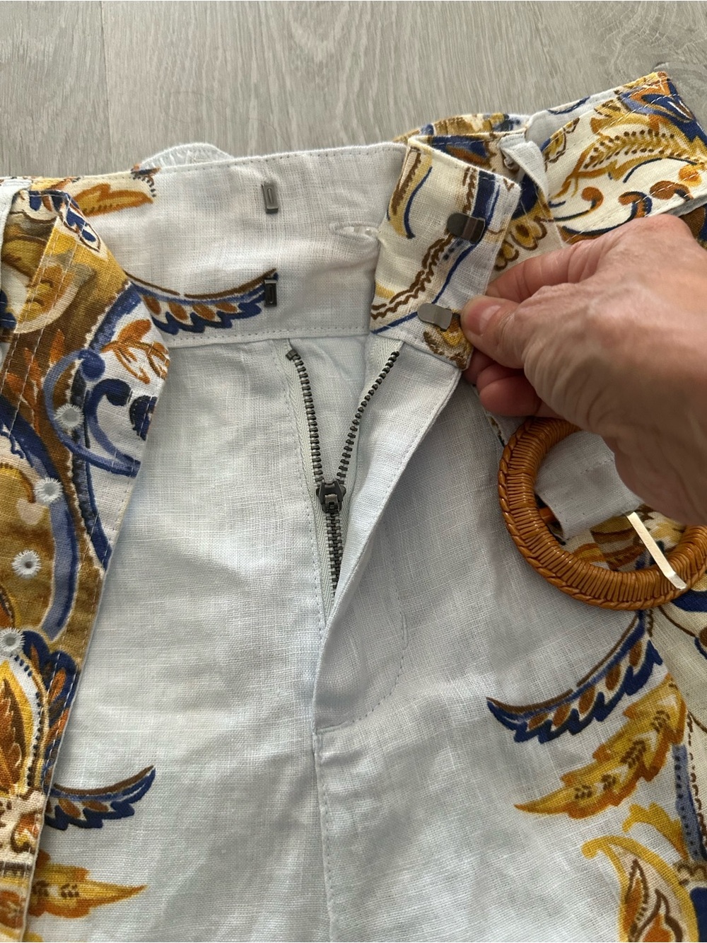 SOLD 💖NWOT JOIE High Waisted Floral Linen Shorts w/ Matching Belt - Picture 3 of 9